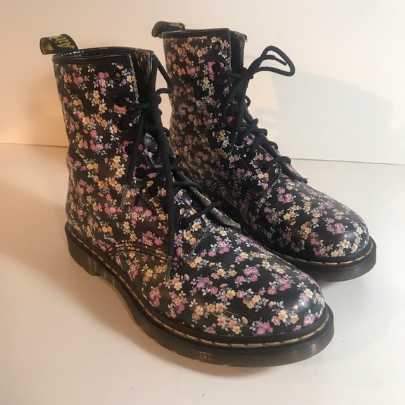 Vintage Dr. Martens Purple Floral Black Leather Lace Up Boots Size 10